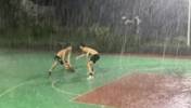 当年即使下大雨也要和你单挑的兄弟，还在吗？😭😭😭